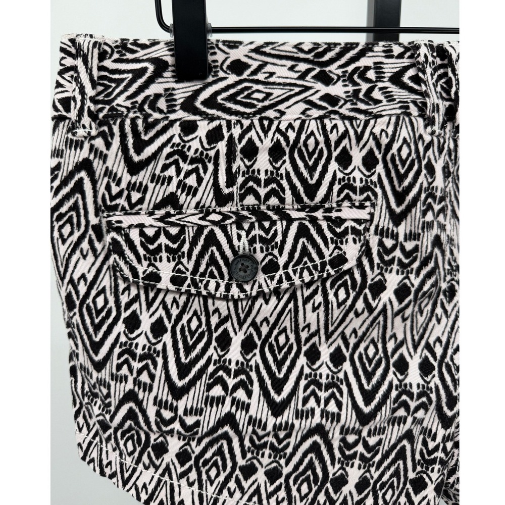 American Eagle Womens Size 6 Low Rise Mini Shorts Black White Geometric Boho Y2K - Picture 5 of 7